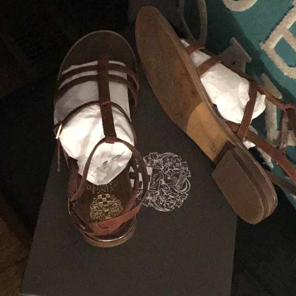 Vince Camuto - Picture 6 of 7